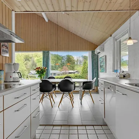 Prázdninový dům Beautiful In With Wifi *