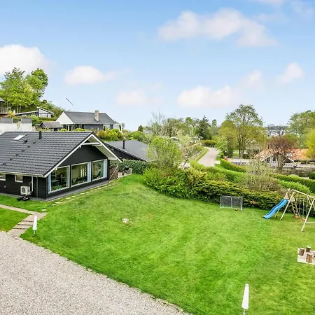 Holiday home 3 Bedroom Lovely In Aabenraa